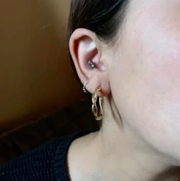 ⭐2 Pairs of Hoop Earrings - Picture 4 of 16